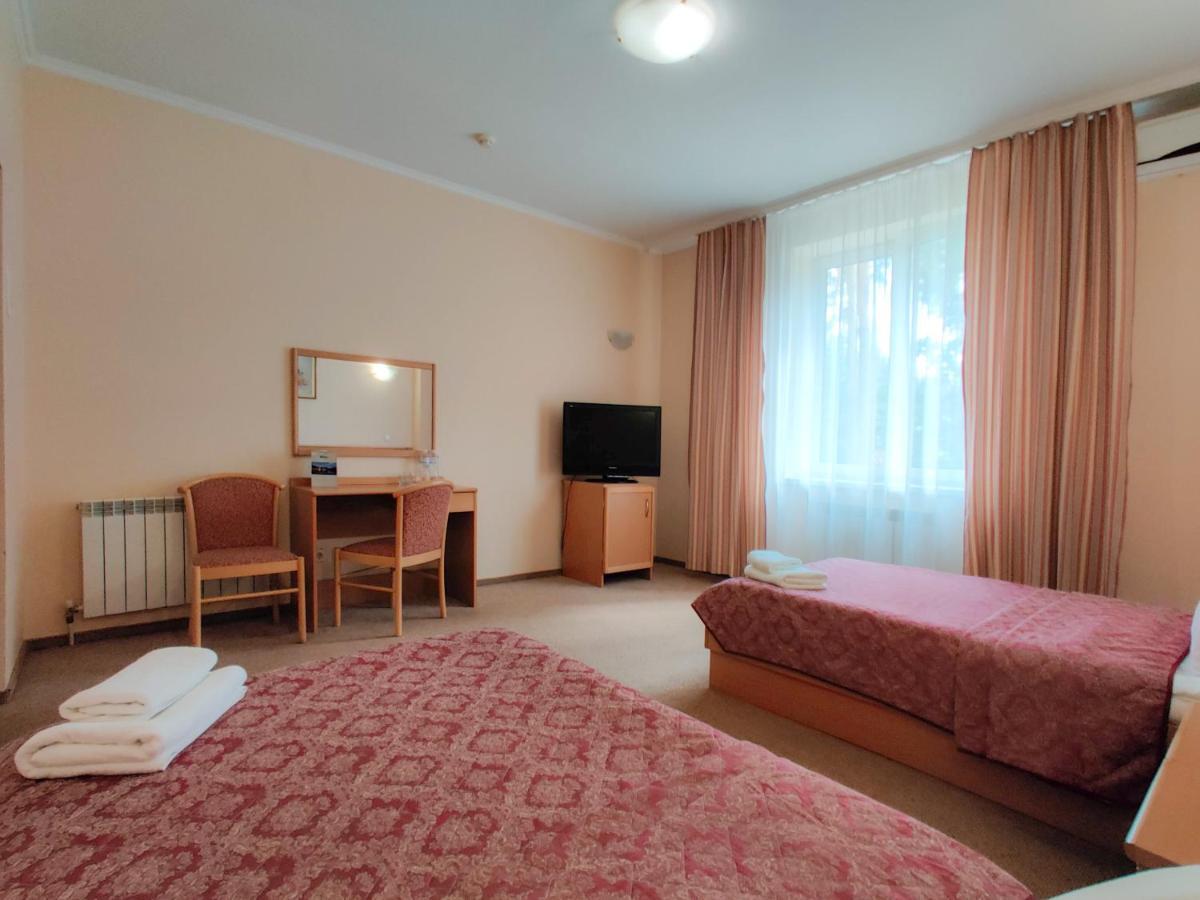 Заміський Комплекс "Пуща Лісна" Hotel Moschun Eksteriør billede